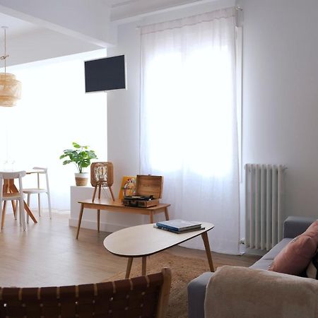 Bright And Modern Apartment In Bilbao City Center Esterno foto