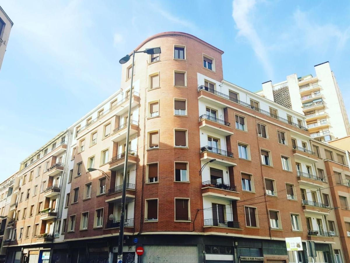 Bright And Modern Apartment In Bilbao City Center Esterno foto